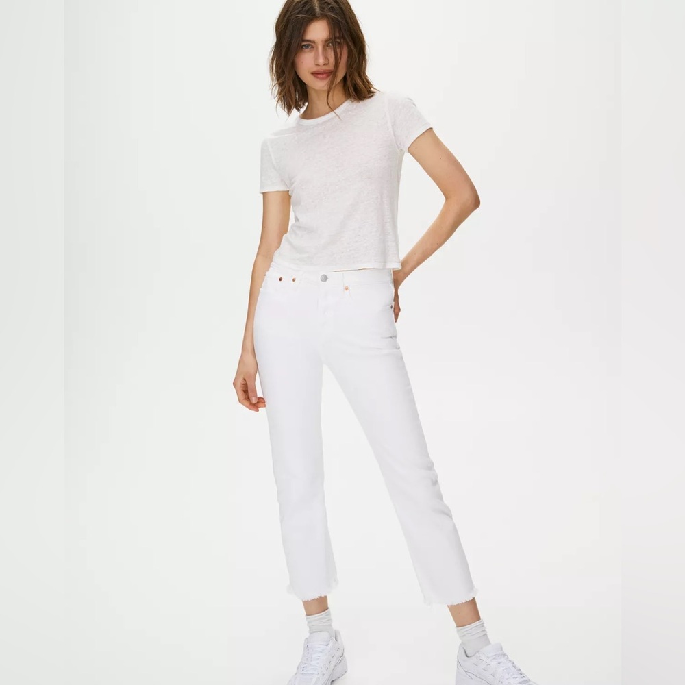 Levis Premium Wedgie Straight Fit High Rise Jeans White size 28